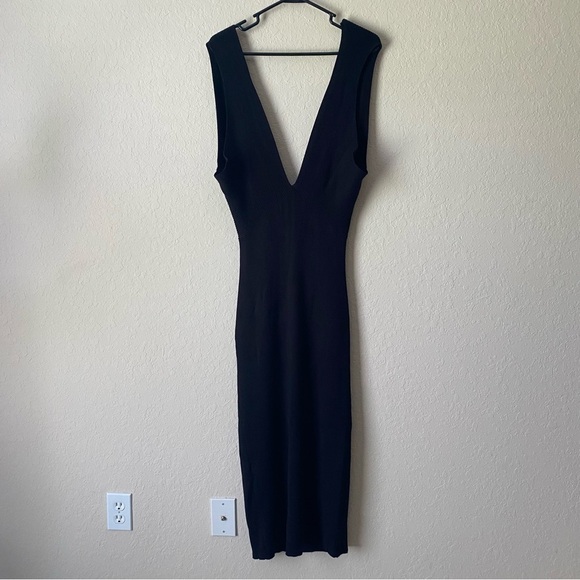 House of Harlow 1960 | Women's Stretch V Neck Open Back Stretch Midi Dress Black - Picture 1 of 6